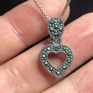 2584 Sterling  925 FAS Marcasite heart Pendant 18" IJC Italy chain necklace 4.6g